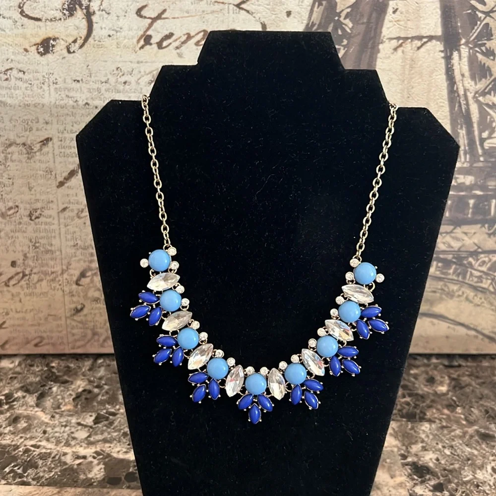 CARA Elegant Blue and White Necklace EUC